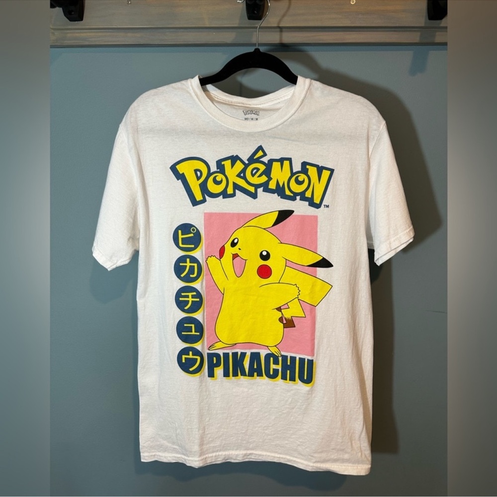 Pokemon Pikachu Pose Short Sleeve Graphic Tee in White